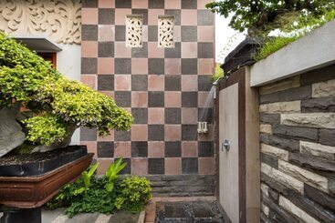 Hotel Jineswari Kuta By Kamara