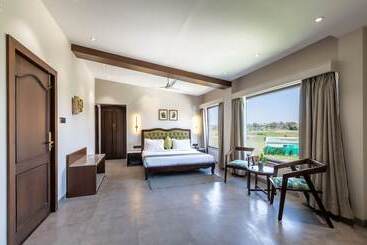 호텔 Parijat Lake Resort By Goldmark, Madhai  Satpura National Park