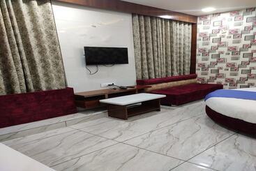 בית מלון כפרי R R One