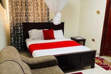 تختخواب و صبحانه J&l Safari Suites