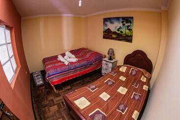 مسافرخانه Skylake