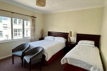 ホテル Bay View   Seafront, Sandown   Free Car Ferry