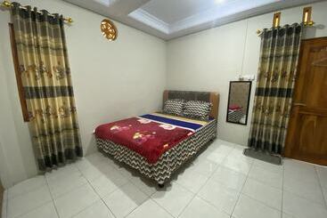 هتل Homestay Sutrisno