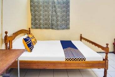 Отель Griya Nurainy By Oyo