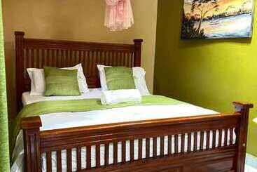 هتل Katro City Suites