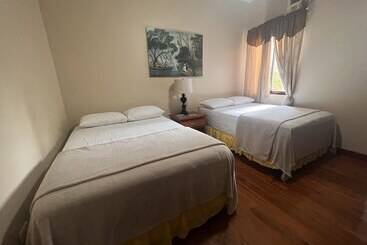 Los Olingos Lodge Bird Paradise