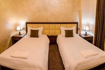 בית מלון כפרי Usman