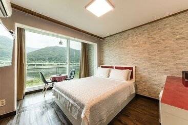 Motel Cheongpyeong Paradise