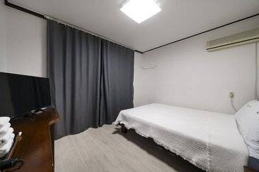 فندق على الطريق Geojedo Hakdong Green Beach