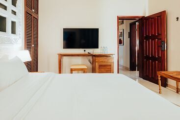 Yushili Hotel & Restaurant