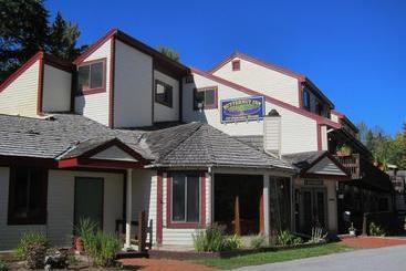 هتل Butternut Inn And Pancake House