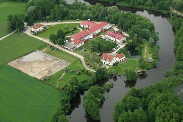 ホテル Cierszewo Osrodek Rekreacyjno-szkoleniowy