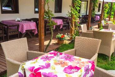 ホテル Dwor W Tomaszowicach