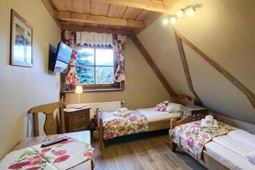 هتل Goralski Dwor