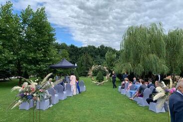 בית מלון כפרי Kompleks Noclegowo Gastronomiczny Laguna