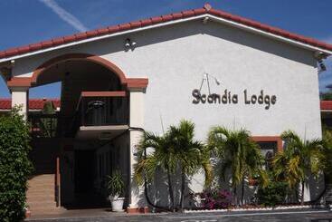 فندق Lake Side Lodge