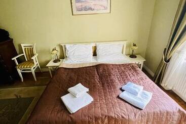 酒店 Pałac Biedrusko