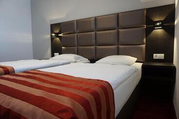 فندق Restauracja Varia