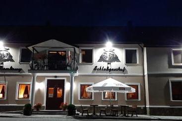 Отель Zajazd Zamkowy   Schloßgasthof