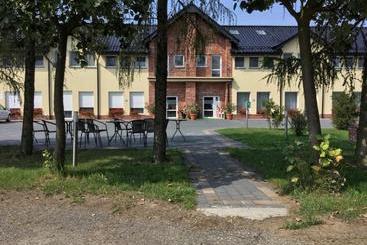 호텔 Dom Weselny Zielony Zakątek