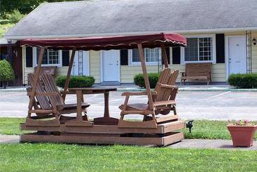 Weathervane Motel Lanesboro