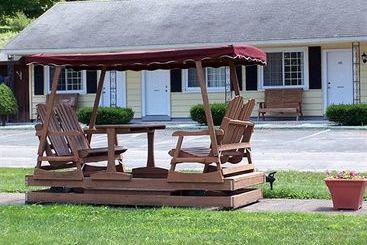 Weathervane Motel Lanesboro