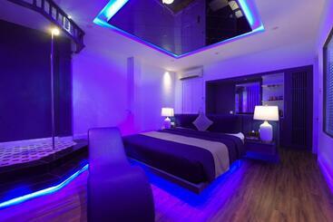 هتل Chiic House 3   Khách Sạn Tình Yêu