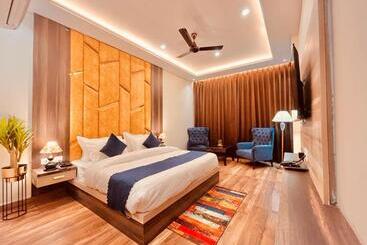 Ganges Blossam A Four Star Luxury Hotel & Resort