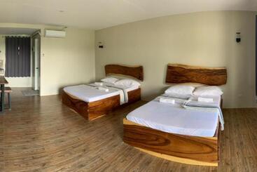 هتل Lone Star Inn