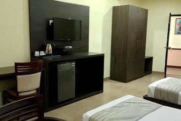 בית מלון כפרי Veena Regency