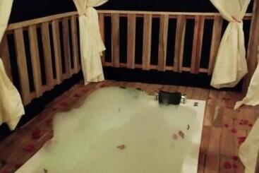 旅馆 Cabaña Villeta Gualanday Purple Flower