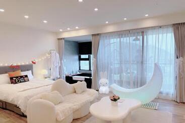 Bed and Breakfast 拾月。頭城無邊際泳池溫泉房