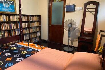 ベッドアンドブレックファースト Serene Garden Lodge