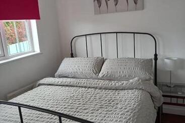 پانسیون Colchester Town, Modern, Detached, Guest House