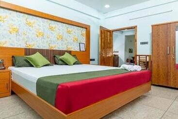 פנסיון Rams Guest House Meadows Near Lulu Mall & Kims Hospital