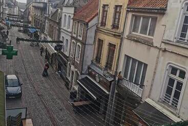 تختخواب و صبحانه La Chambre De Pousse