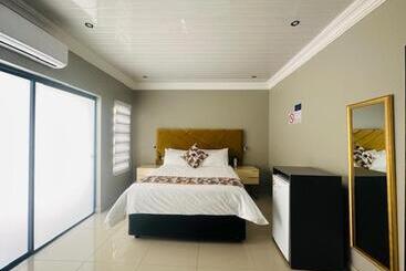 Отель Sparkling Boutique