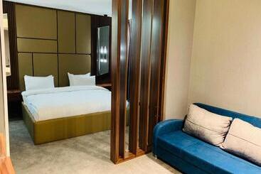 Отель The Capital Heart