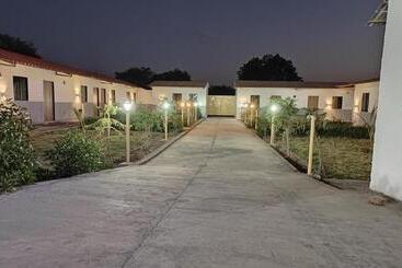 Neelkanth Hotel And Restaurant