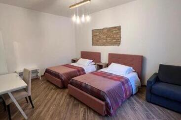 بنسيون Zelia Rooms