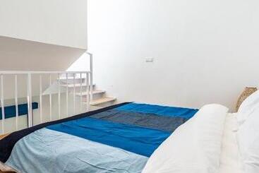 アパートホテル The Blue Loft Canggu   Free Scooter Use