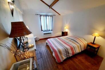 צימר Pierres Et Jardins