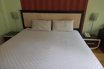 هتل Oyo 93521 Wisma Flamboyan