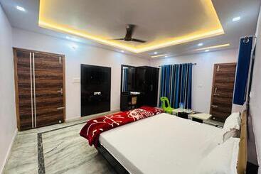 酒店 Pink Paradise