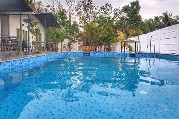 هتل Rashiva Resort