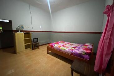 בית מלון כפרי Spot On 93517 De Lanang Homestay