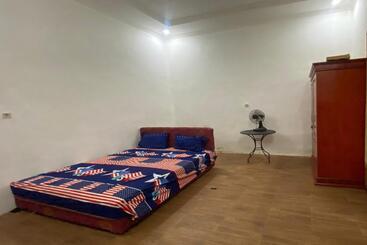 בית מלון כפרי Spot On 93519 Kebun Manis Homestay