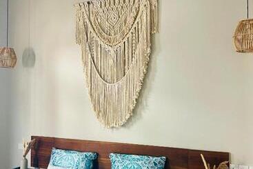 Отель Triton Dondra