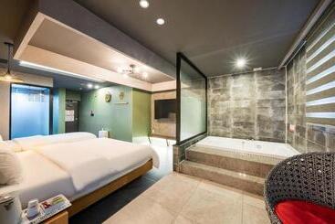 فندق على الطريق Kkaebi Stay