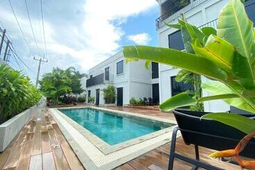 Onyx Hotel & Villa